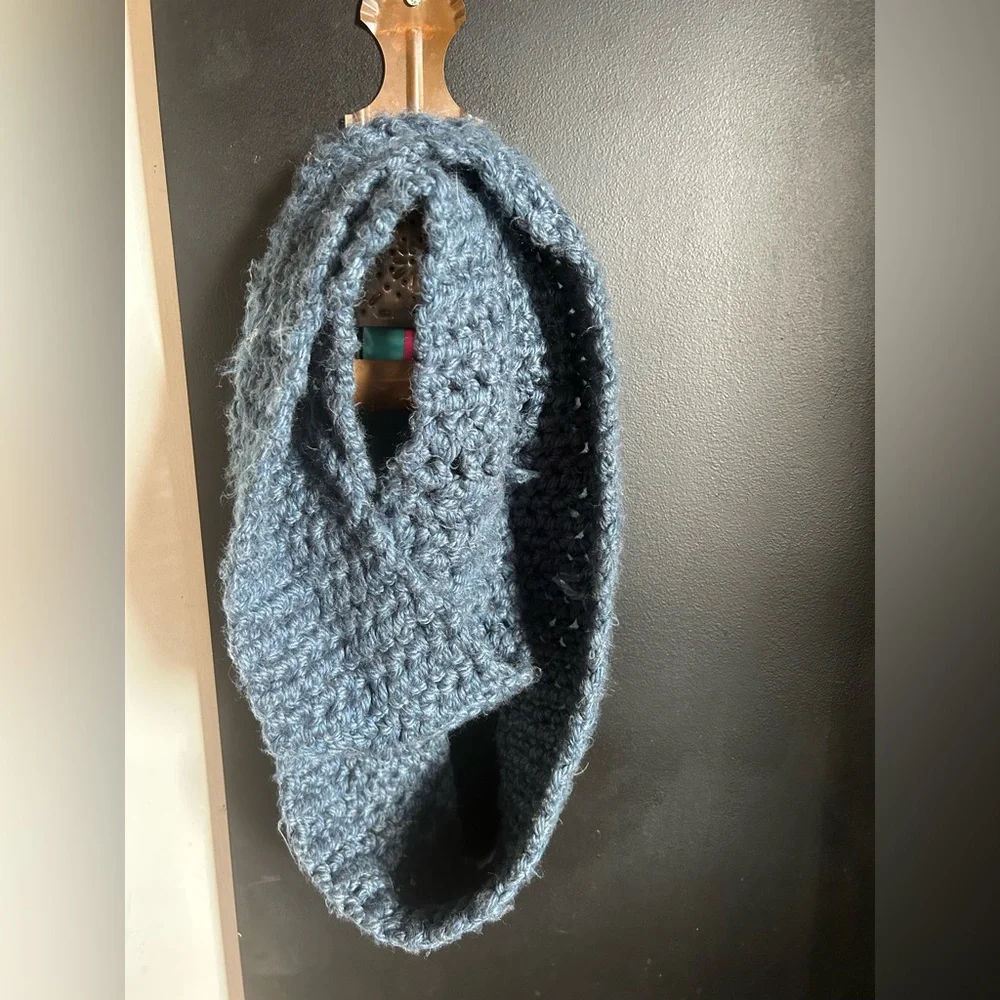 Wool Handknit Handmade Chunky Blue Crochet Infinity Scarf OS